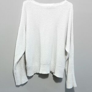 A Love Story Off White Sweater, Size XL